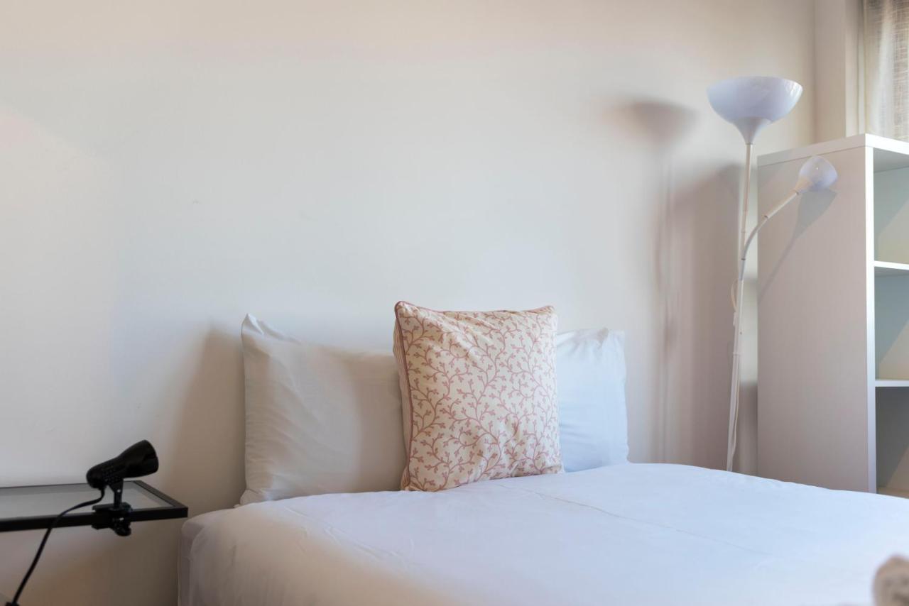 Lovelystay - Charming 3Br Flat W/ Free Parking In Devesas Vila Nova de Gaia Kültér fotó