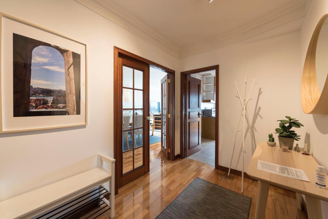 Lovelystay - Charming 3Br Flat W/ Free Parking In Devesas Vila Nova de Gaia Kültér fotó